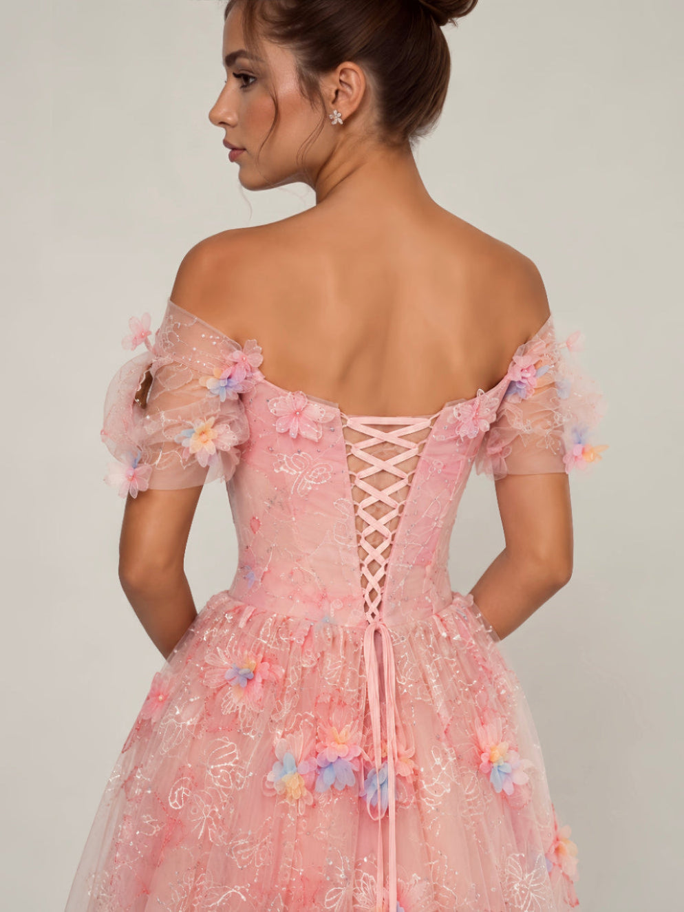 Vestido de Festa Rosa Bordado com Flores 3D, Corset Estruturado e Saia em Tule