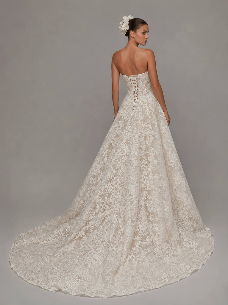 Vestido de Noiva Coralie em Renda Floral Bordada, Corset Estruturado e Saia Princesa