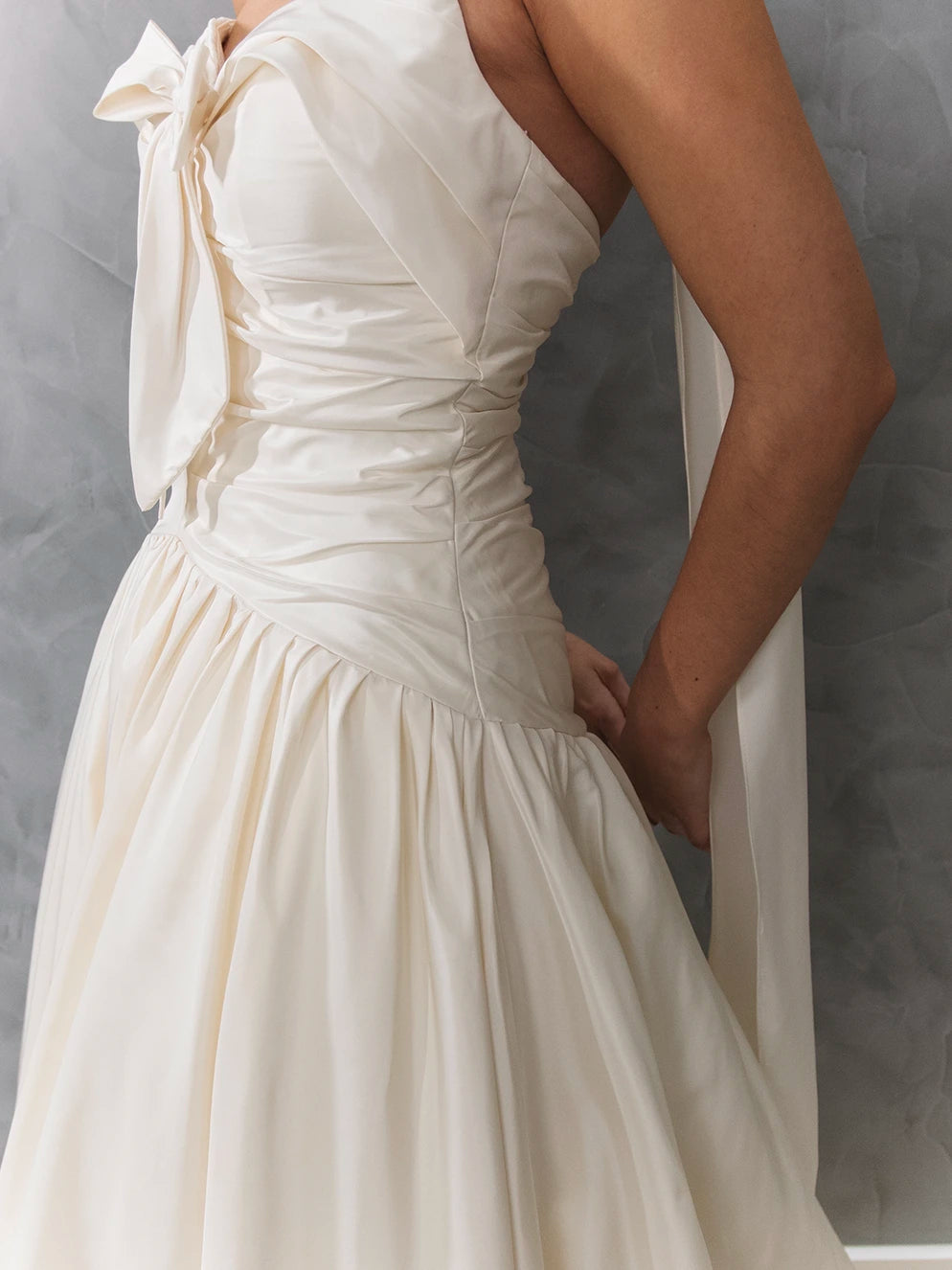 Vestido de Noiva Tomara que Caia com Laço Frontal