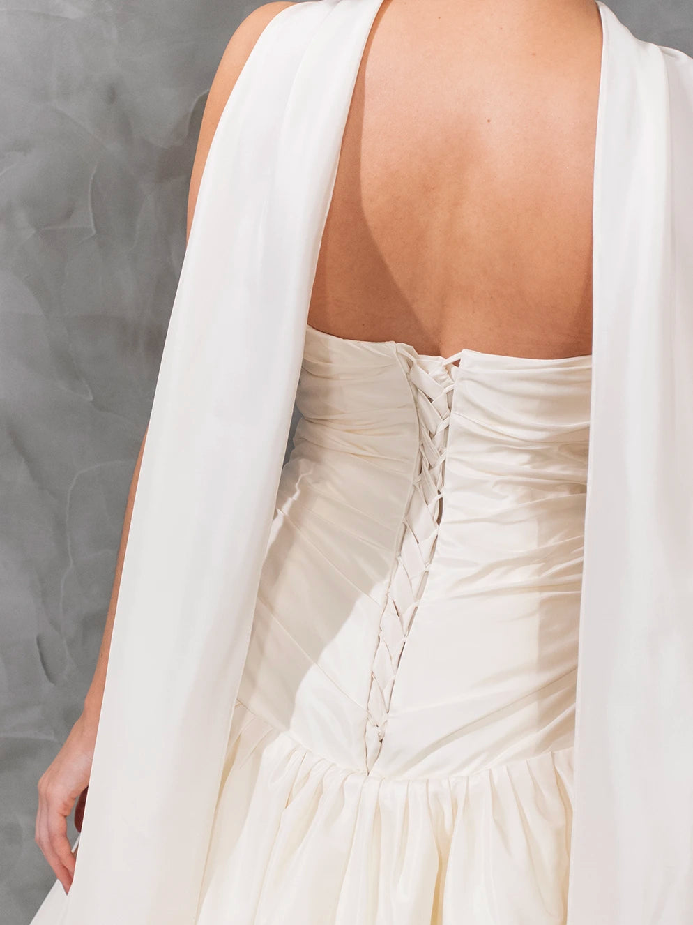 Vestido de Noiva Tomara que Caia com Laço Frontal