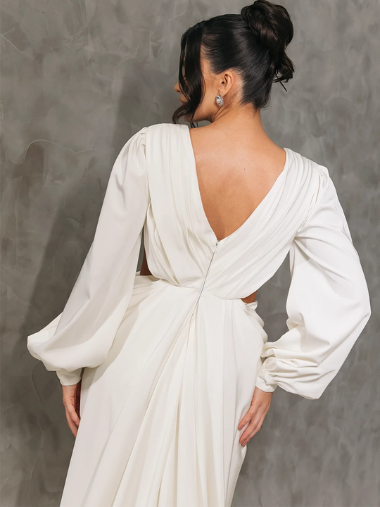 Vestido de Noiva Moderno com Recortes e Drapeado em Cetim Duchesse