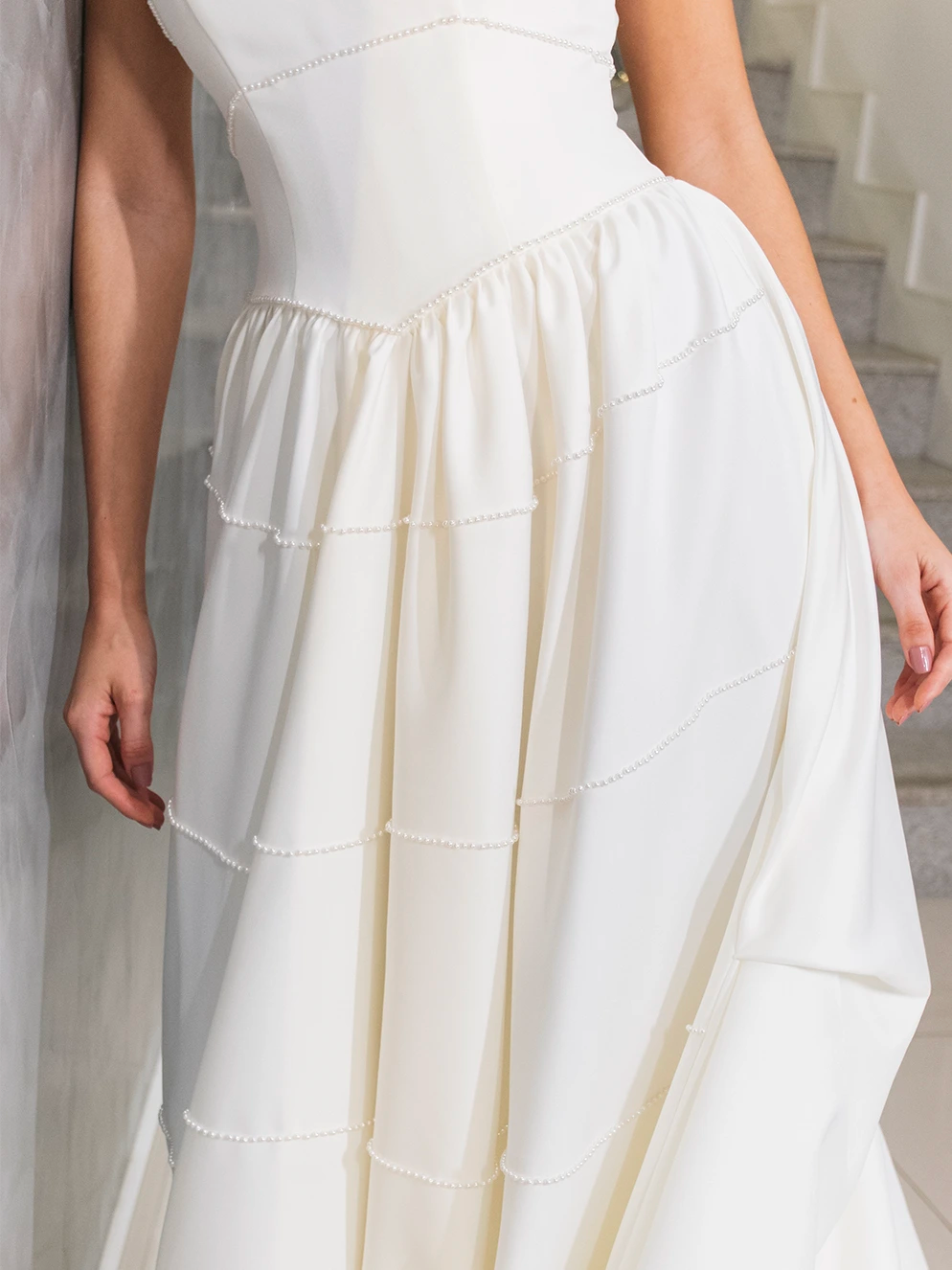 Vestido de Noiva Tomara que Caia com Pérolas e Cauda