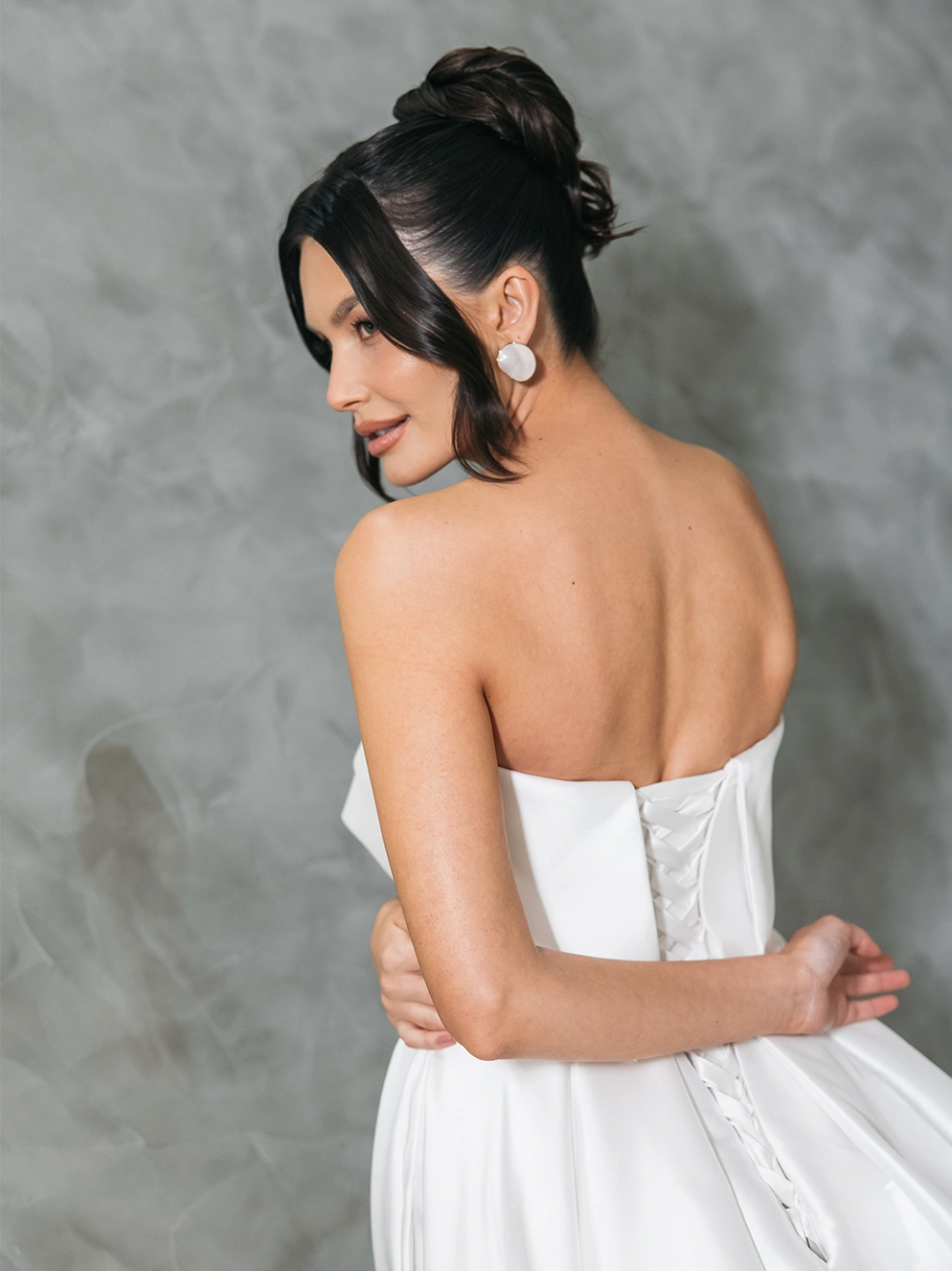 Vestido de Noiva Minimalista em Zibeline com Fenda Frontal