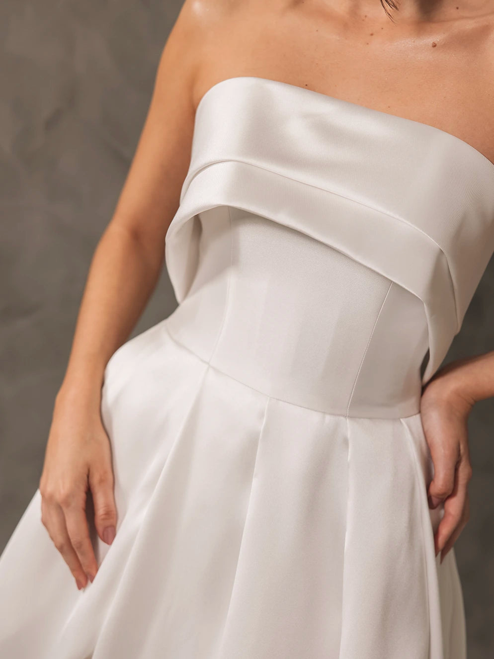 Vestido de Noiva Minimalista em Zibeline com Fenda Frontal