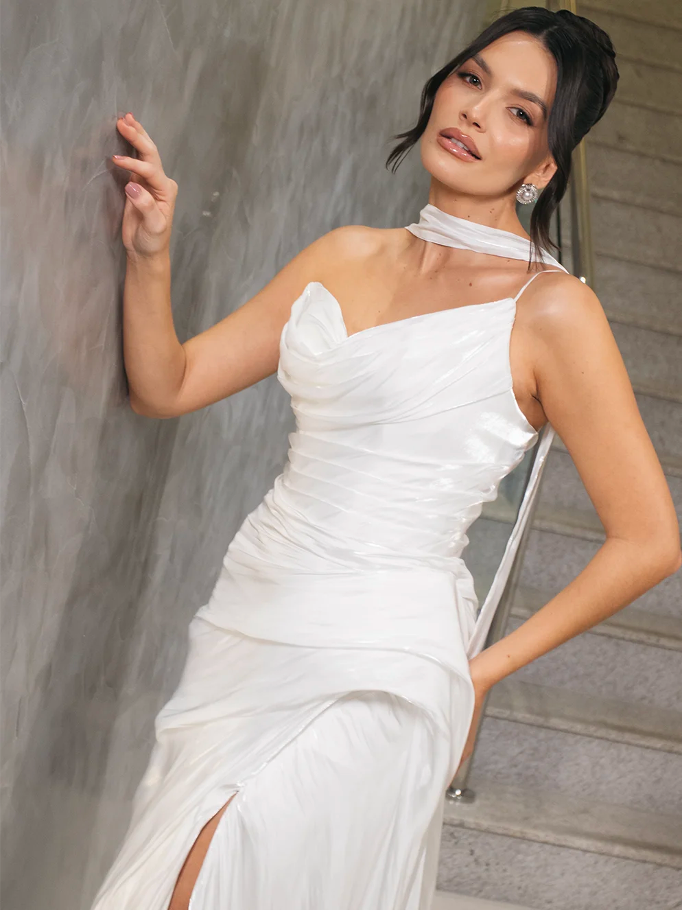 Vestido de Noiva Seda com Drapeado e Fenda