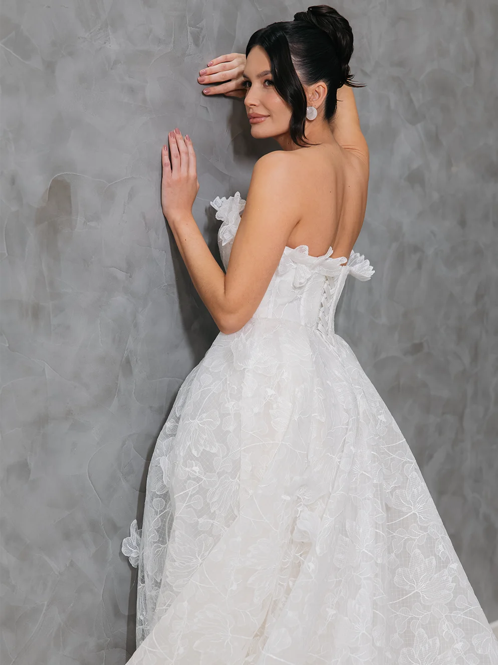 Vestido de Noiva Tomara que Caia em Renda Floral 3D Francesa com Cauda